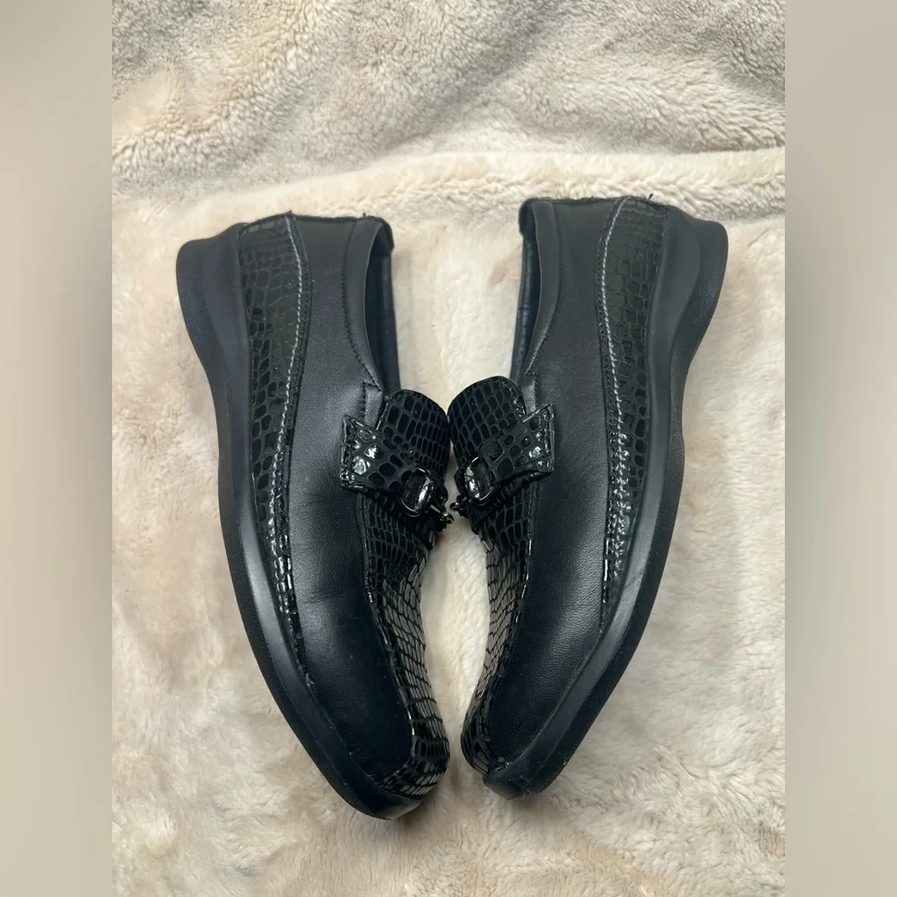 Aetrex Comfort Slip On Black Shoes Size 7.5